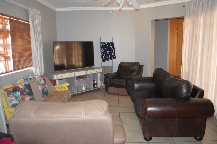 5 Bedroom Property for Sale in Irene Park North West